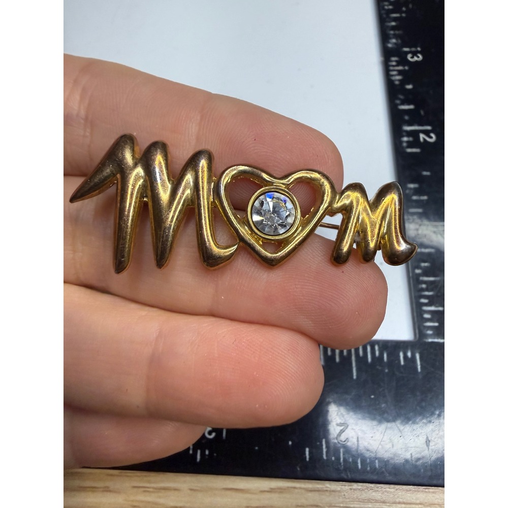 Gold Tone Mom Heart Rhinestone Brooch Pin Script Lettering Sentiment Jewelry